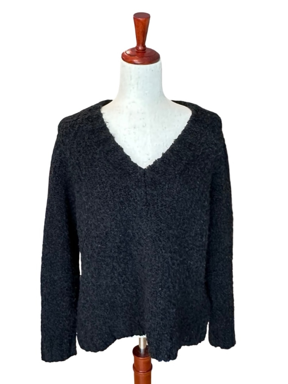 ☄️FIRM☄️ Universal Thread V-Neck Pullover Textured-Fuzzy Black Medium